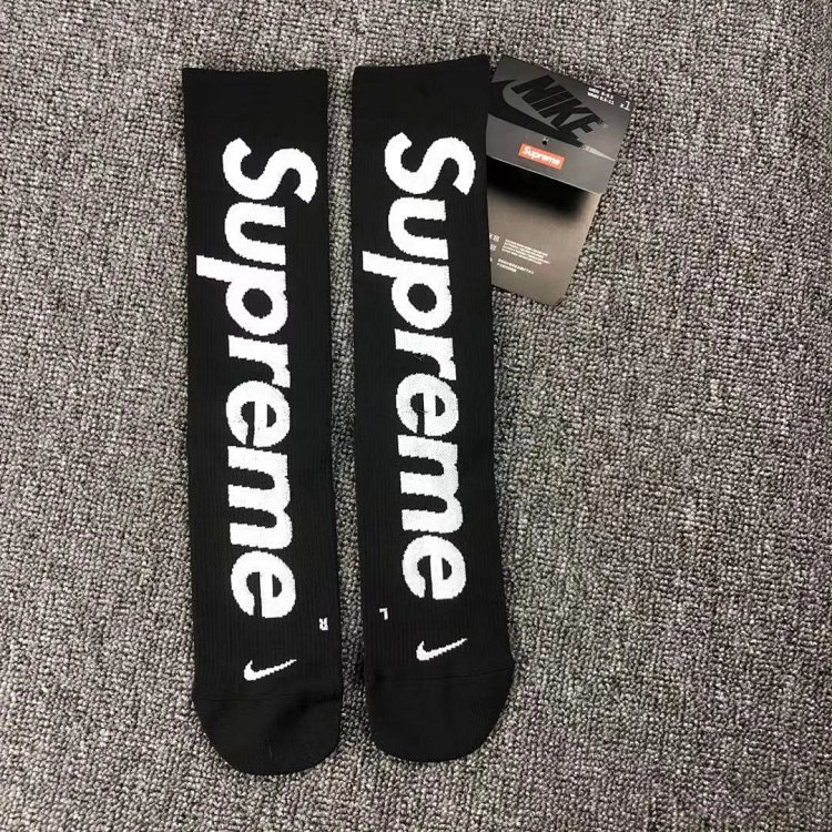 Supreme Socks